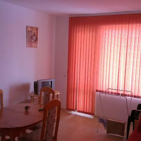 Riviera Sea Villageapartments * غولدن ساندز